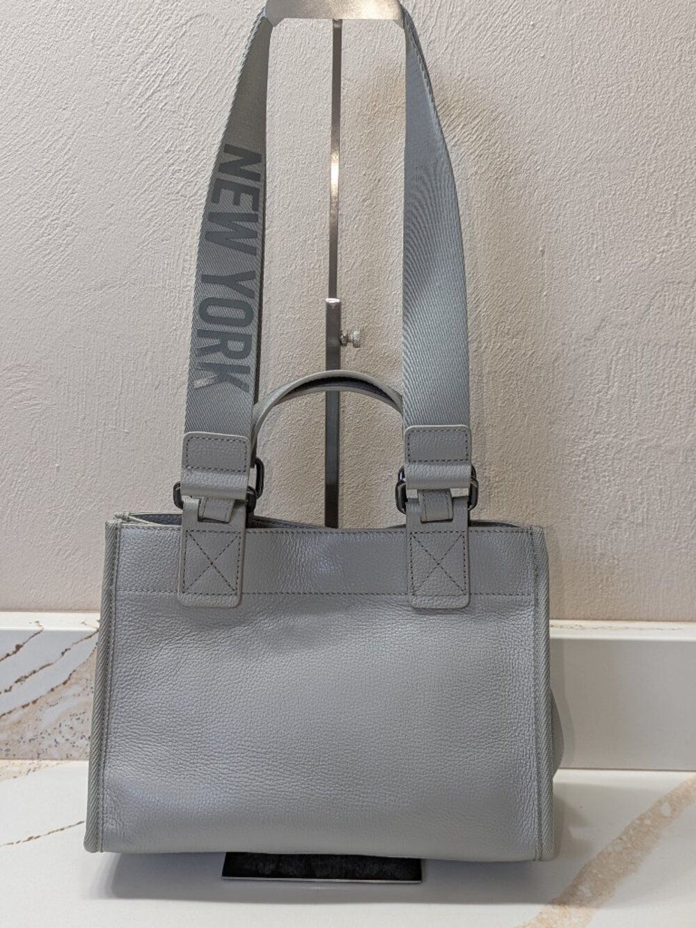 Botkier New York Bedford leather tote, EUC! - Picture 2 of 7